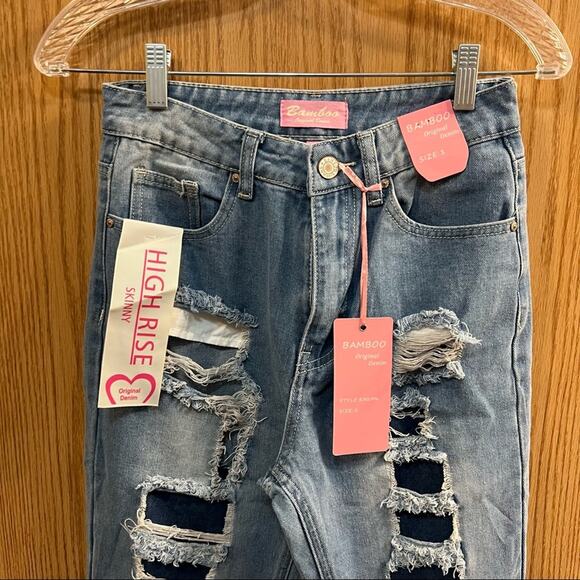 NEW Bamboo Deconstructed & Distressed High Rise Skinny Mom Jeans Juniors Size 1 - Picture 2 of 9